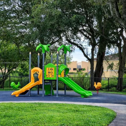 $2,300 | 10000 Northwest 80th Court, Unit 2232, Hialeah Gardens, FL 33016