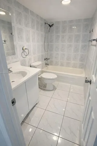 $2,300 | 10000 Northwest 80th Court, Unit 2232, Hialeah Gardens, FL 33016