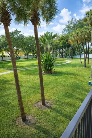 $2,300 | 10000 Northwest 80th Court, Unit 2232, Hialeah Gardens, FL 33016