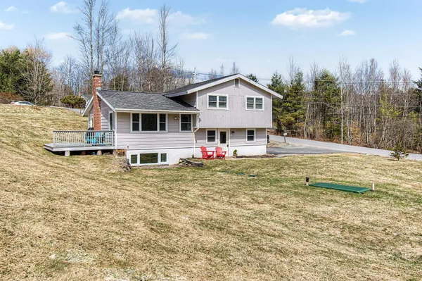 $750,000 | 1061 Weeks Hill Road, Stowe, VT 05672