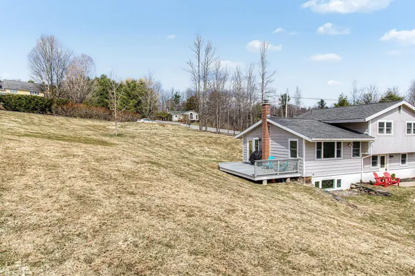 $750,000 | 1061 Weeks Hill Road, Stowe, VT 05672