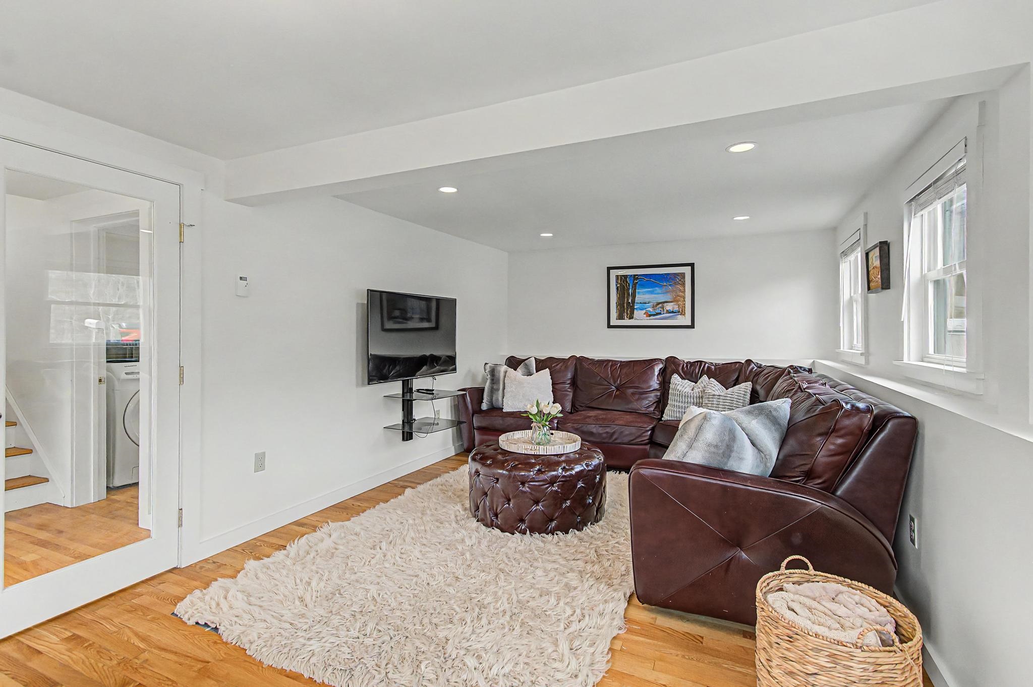 1061 Weeks Hill Road Stowe, VT 05672 - Photo 7 of 56