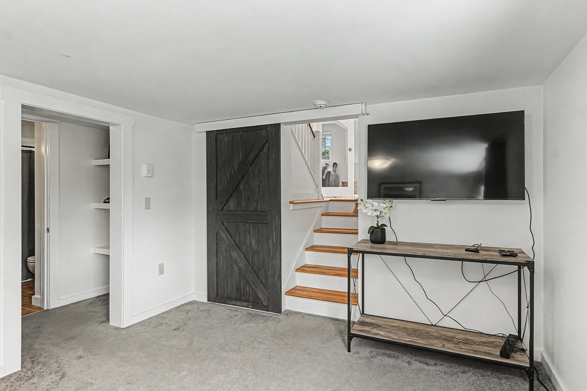 1061 Weeks Hill Road Stowe, VT 05672 - Photo 10 of 56