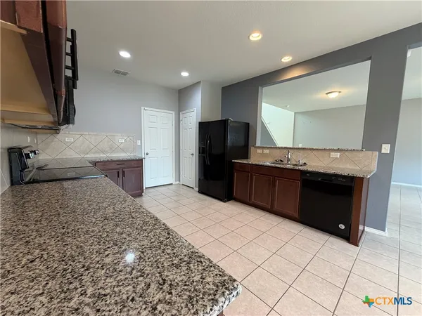 $2,100 | 323 Mistflower, New Braunfels, TX 78130