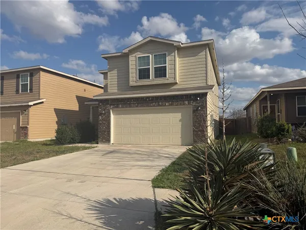 $2,100 | 323 Mistflower, New Braunfels, TX 78130