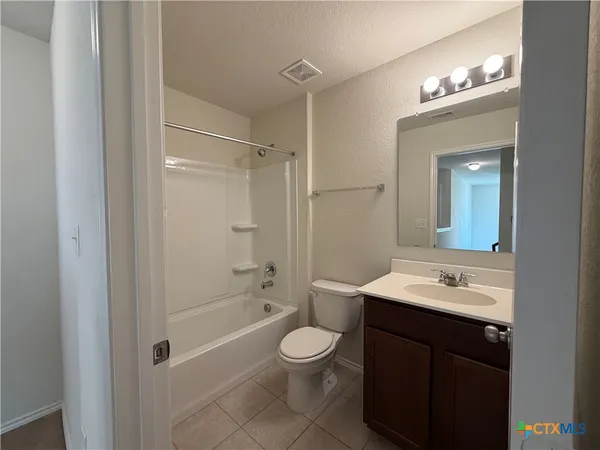 $2,100 | 323 Mistflower, New Braunfels, TX 78130