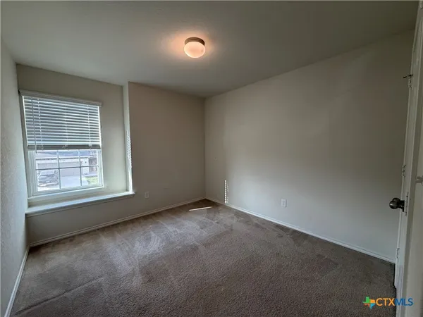$2,100 | 323 Mistflower, New Braunfels, TX 78130