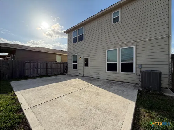 $2,100 | 323 Mistflower, New Braunfels, TX 78130