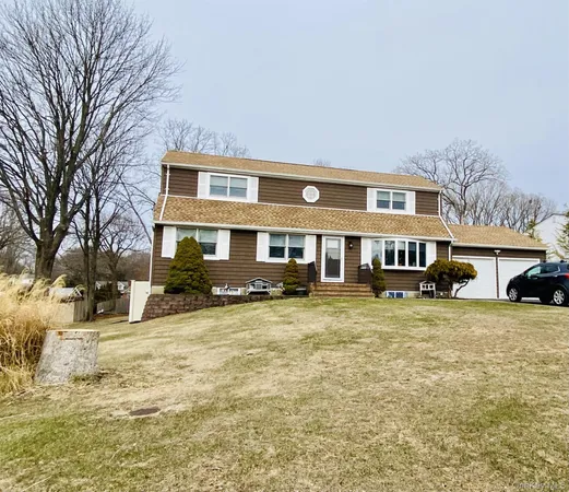 $3,200 | 23 Grossman Street, Melville, NY 11747