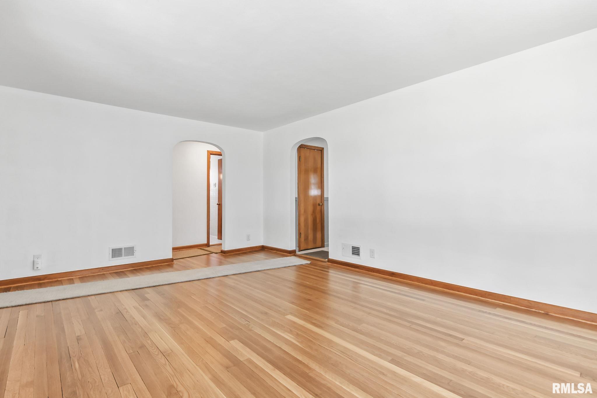 2416 South Whittier Avenue Springfield, IL 62704 - Photo 4 of 33