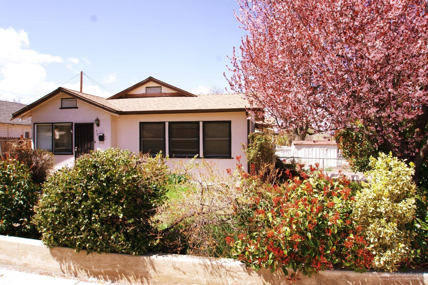305 South Curry Street Tehachapi, CA 93561 - Photo 3 of 21 Gallery Image 3