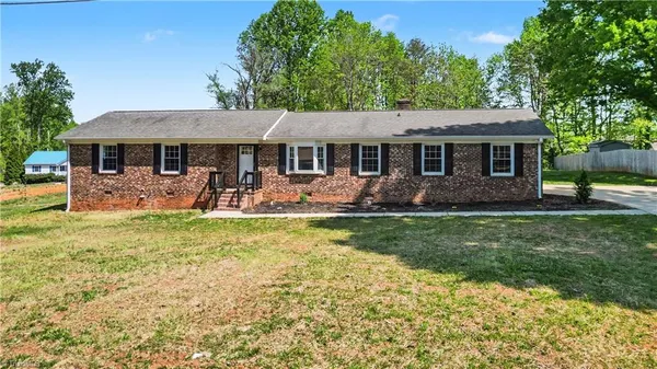 $339,900 | 2314 Bonnie Lane, Summerfield, NC 27358