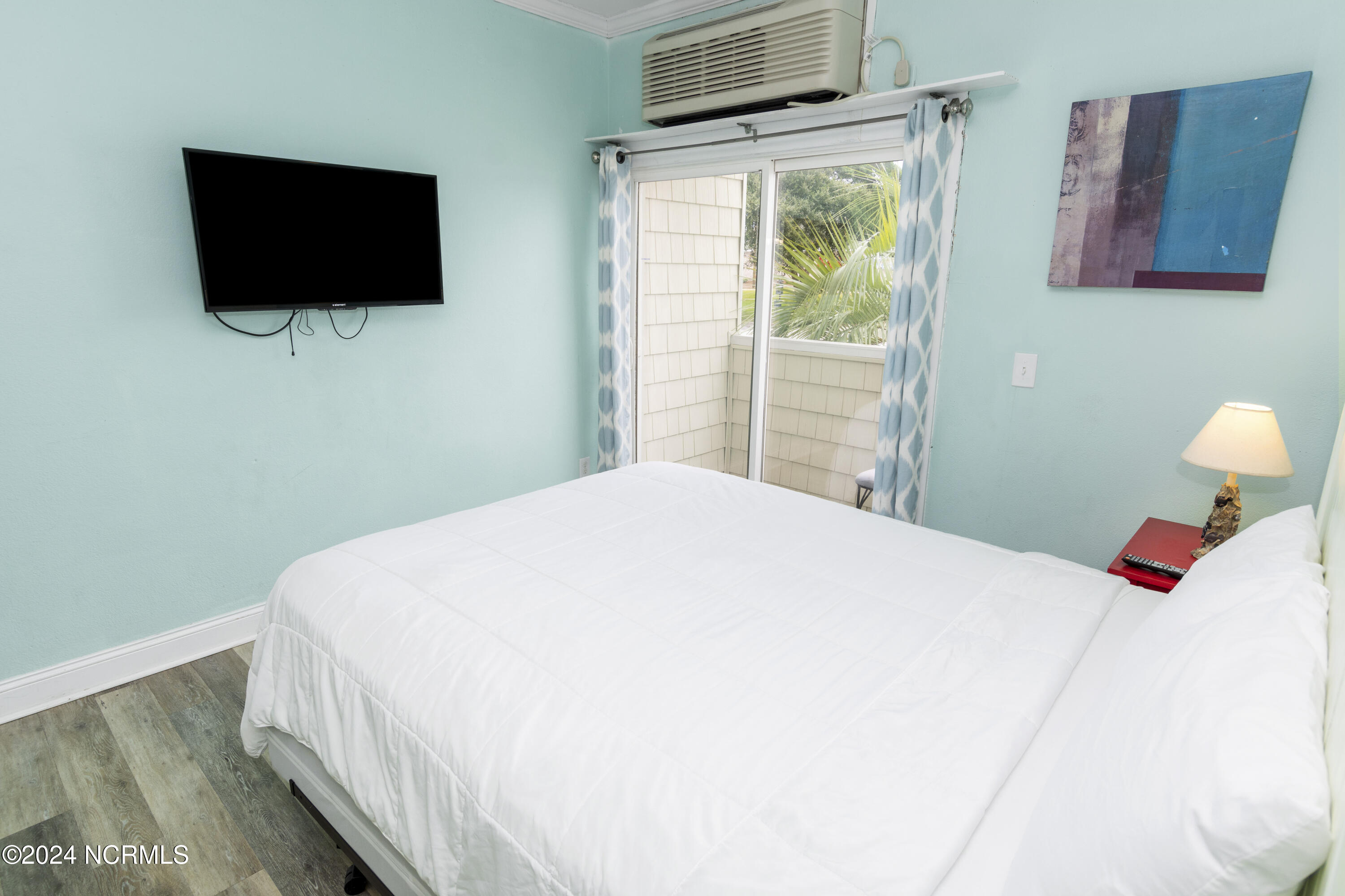 602 West Fort Macon Road, Unit 139 Atlantic Beach, NC 28512 - Photo 11 of 29 PalmSuites-139-10-29-24-008