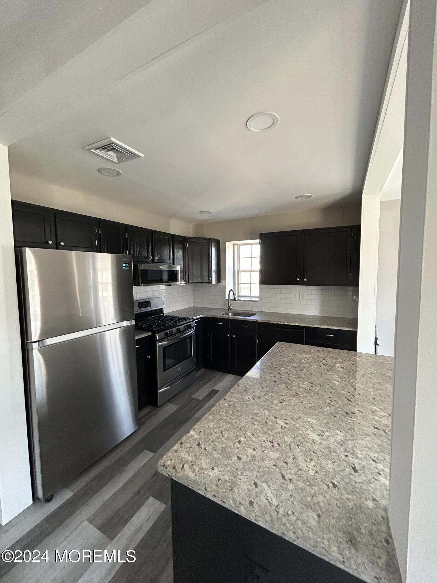 231 Atlantic Street, Unit 54 Keyport, NJ 07735 - Photo 4 of 12 0B16ABA1-640F-4845-B894-FAA8EA444873