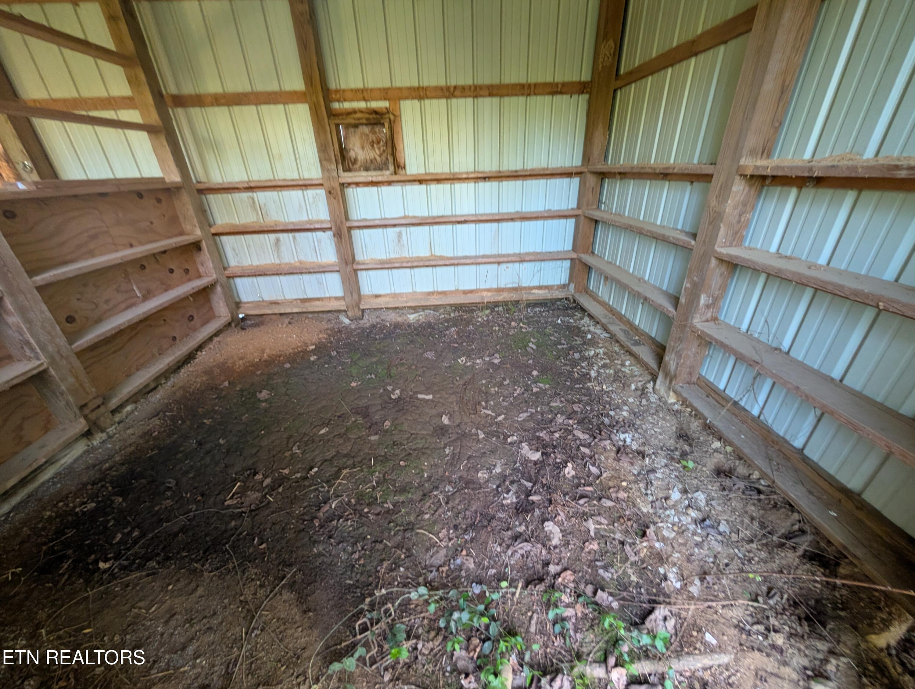 5490 Old Paris Murray Road Paris, TN 38242 - Photo 15 of 44 PXL_20260409_222326782