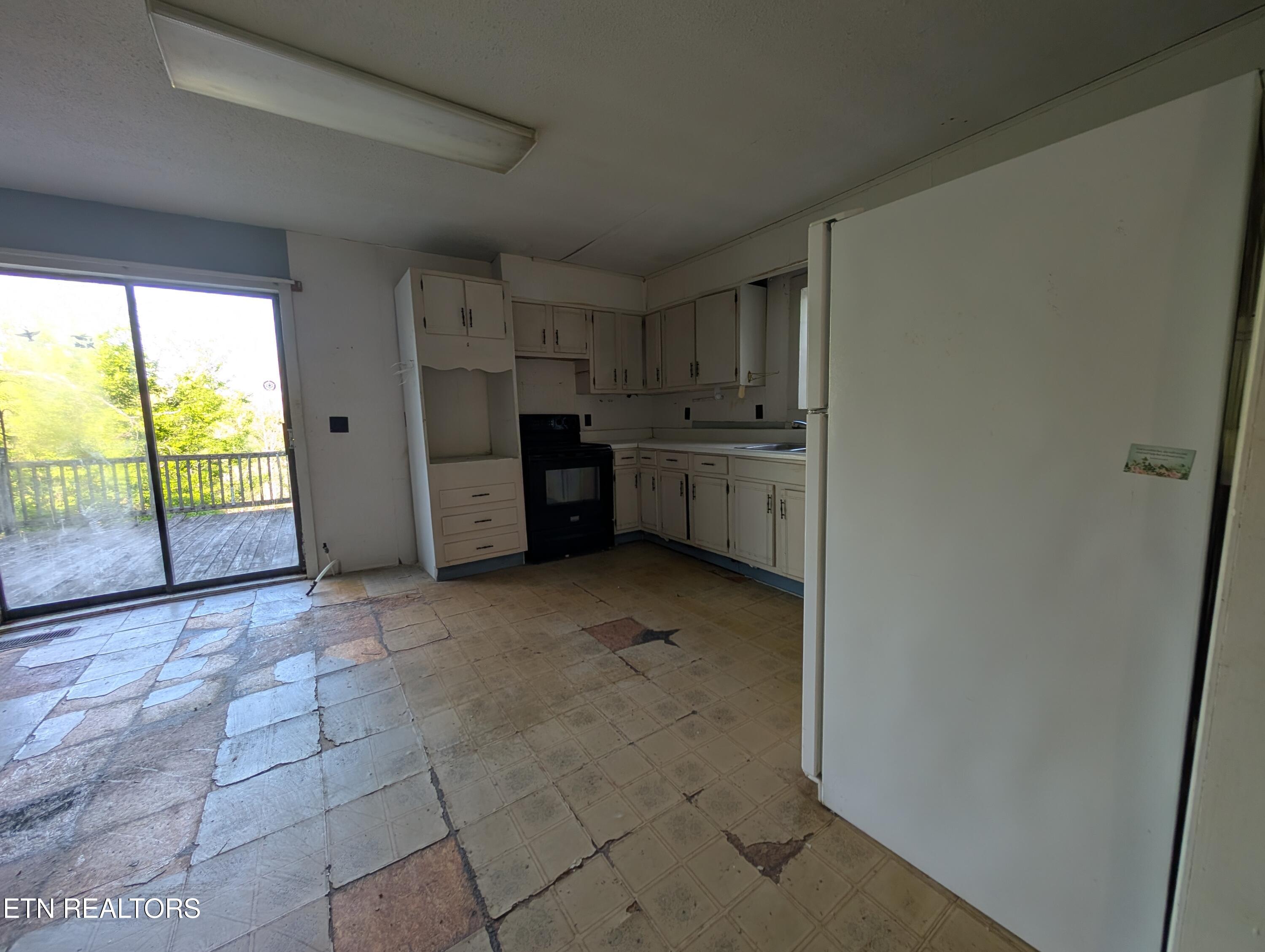 5490 Old Paris Murray Road Paris, TN 38242 - Photo 20 of 44 PXL_20260409_222459206