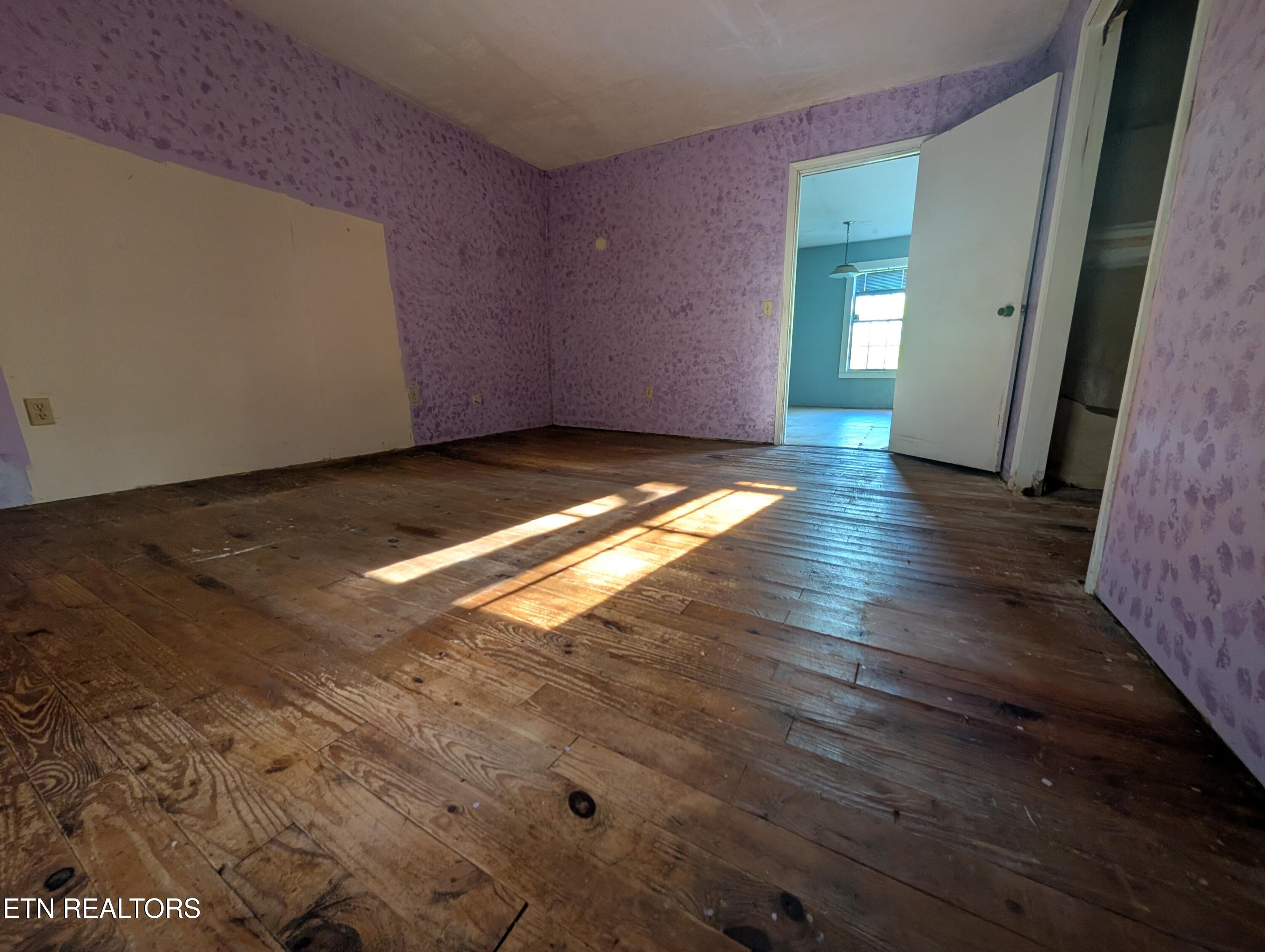 5490 Old Paris Murray Road Paris, TN 38242 - Photo 31 of 44 PXL_20260409_222630837