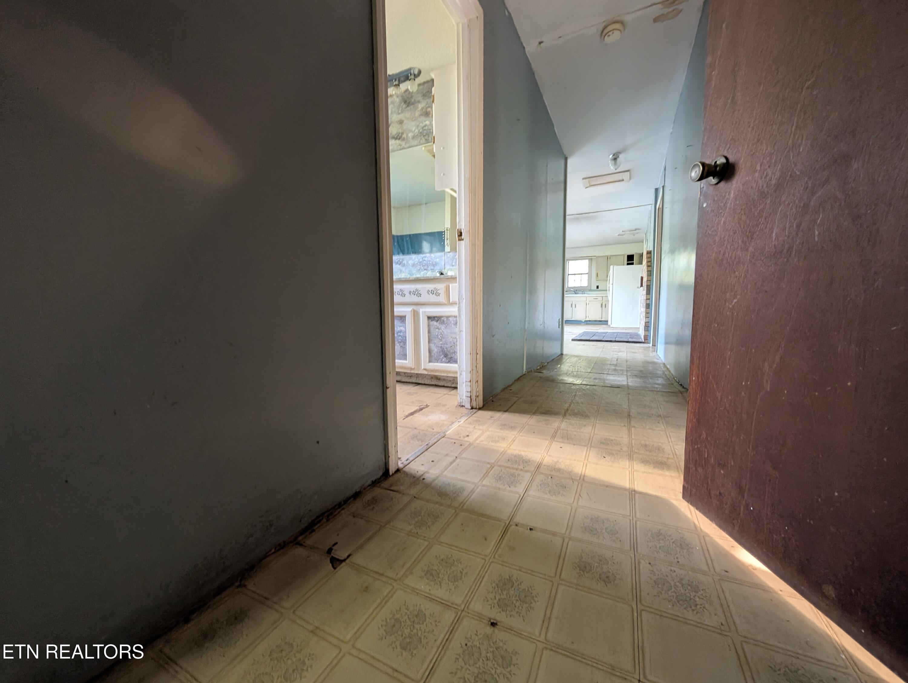 5490 Old Paris Murray Road Paris, TN 38242 - Photo 41 of 44 PXL_20260409_222751435