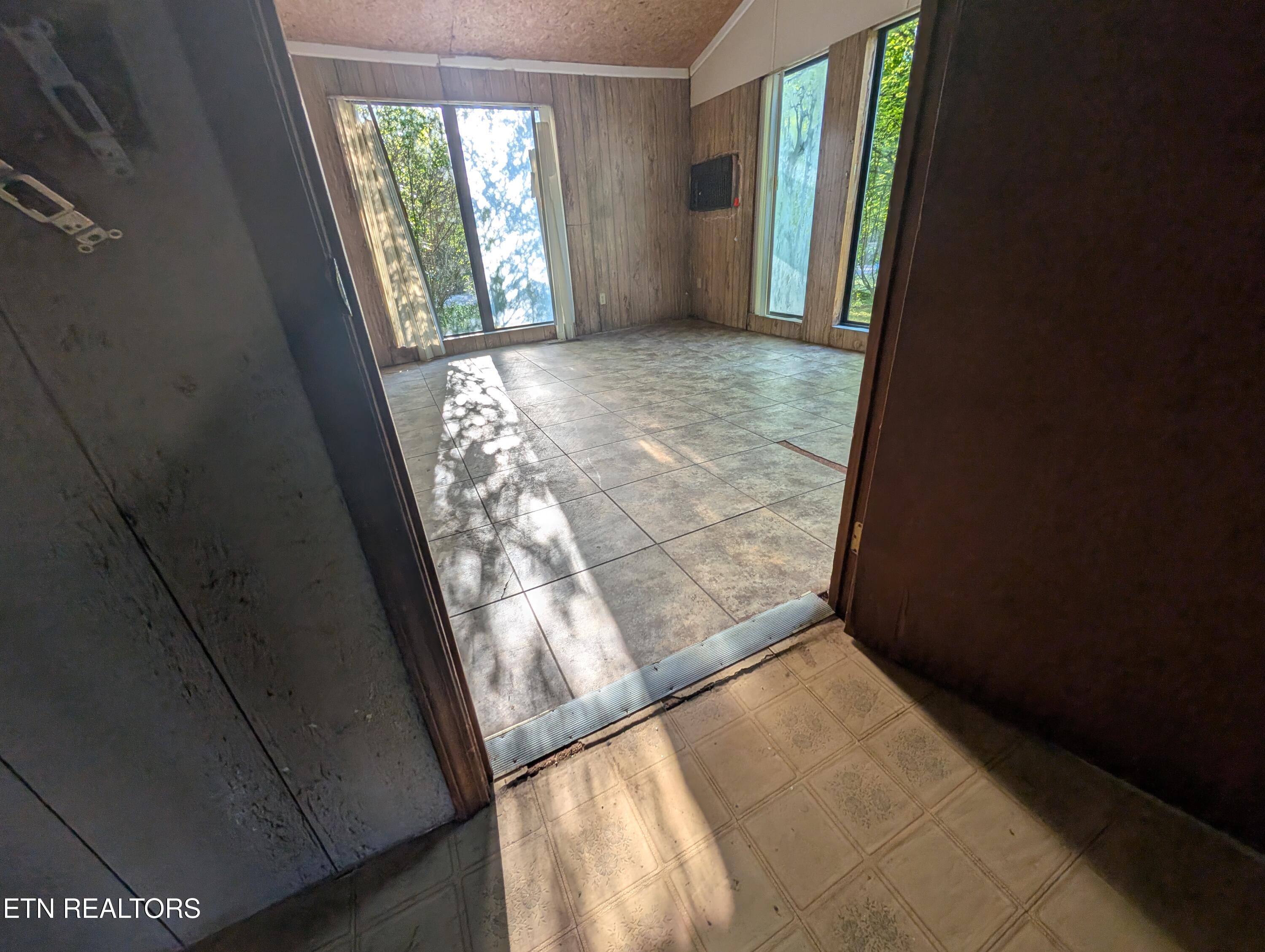 5490 Old Paris Murray Road Paris, TN 38242 - Photo 42 of 44 PXL_20260409_222758499