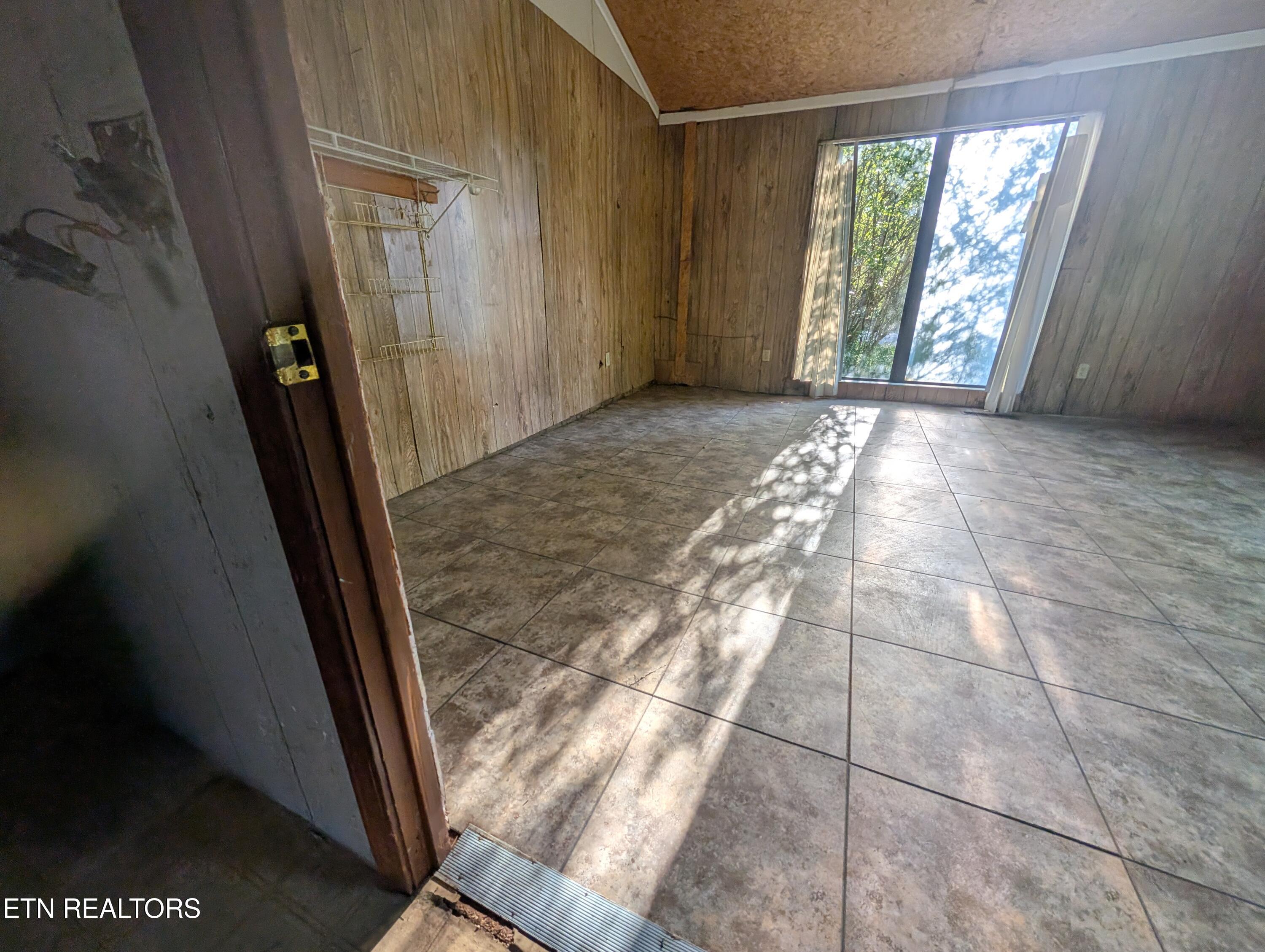 5490 Old Paris Murray Road Paris, TN 38242 - Photo 43 of 44 PXL_20260409_222800761