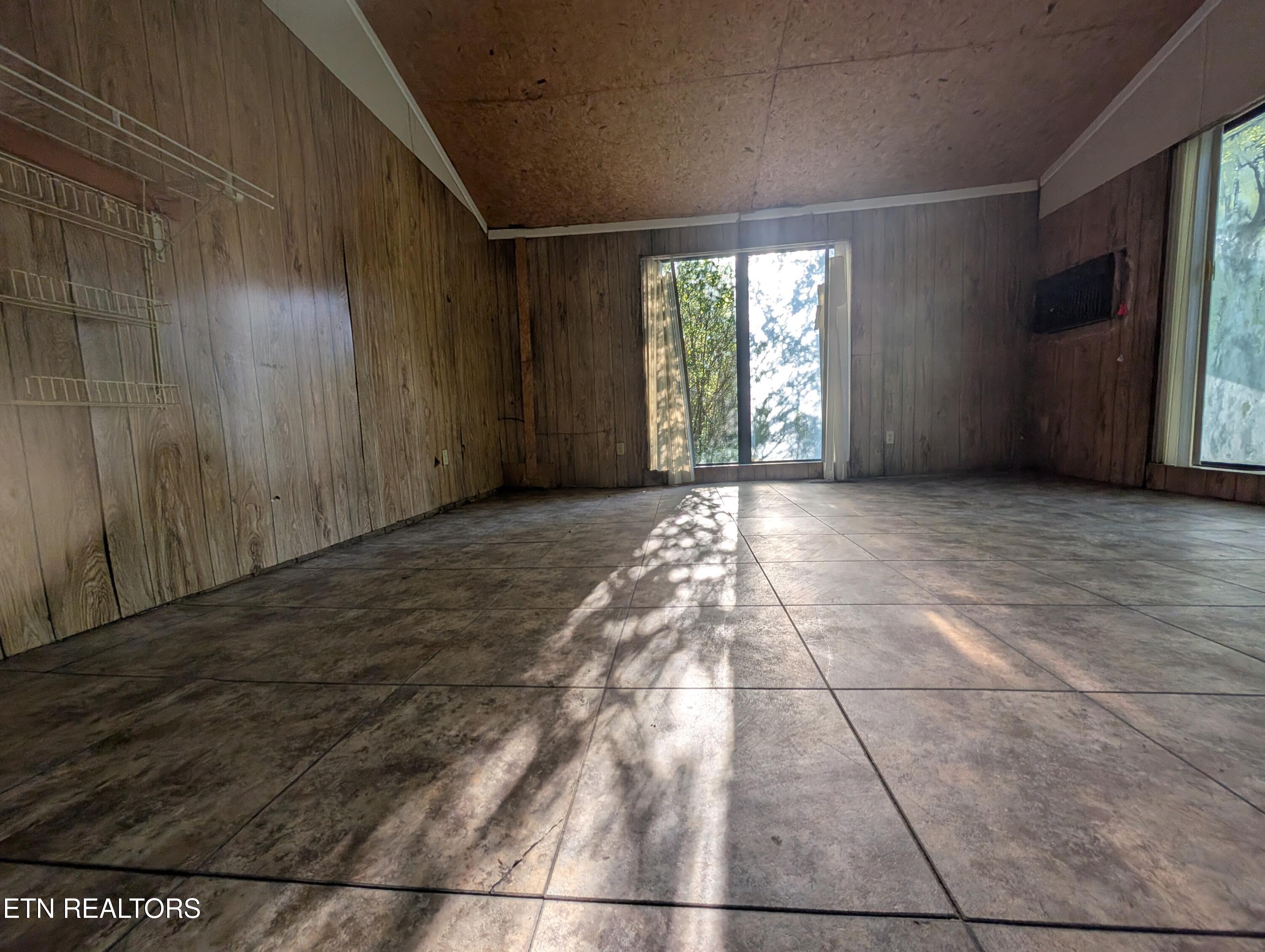 5490 Old Paris Murray Road Paris, TN 38242 - Photo 44 of 44 PXL_20260409_222802943