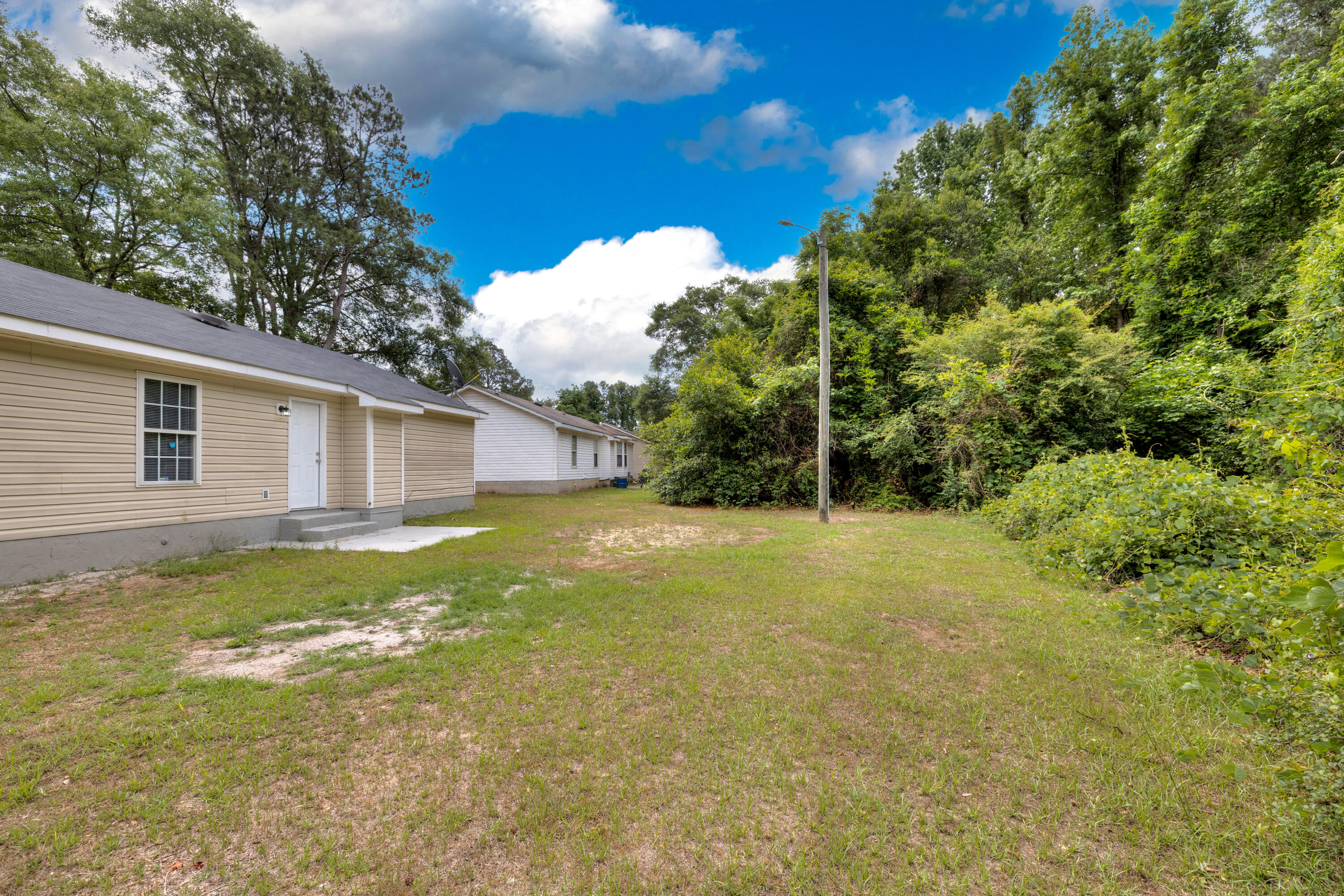 1053 Decatur Street Sumter, SC 29150 - Photo 5 of 28 05