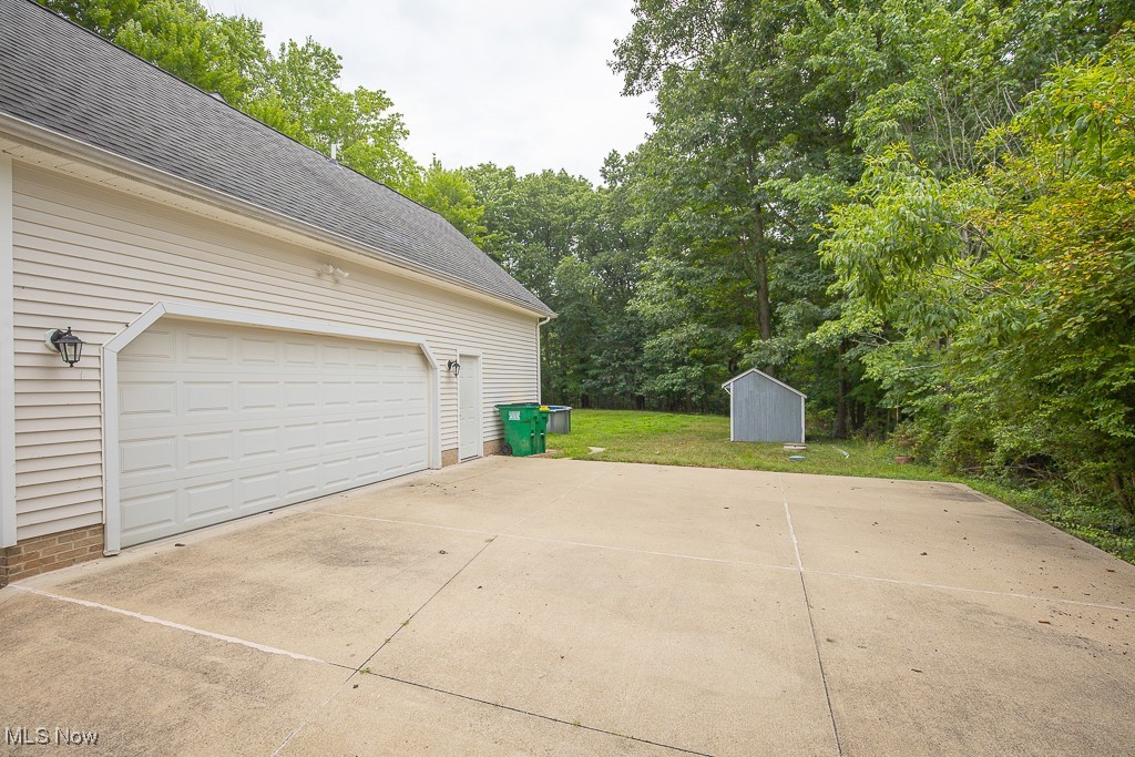 38055 Rogers Road Willoughby, OH 44094 - Photo 4 of 33 Gallery Image 4