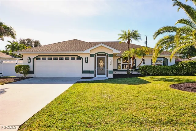 $2,600 | 132 Southeast 19th Terrace, Cape Coral, FL 33990