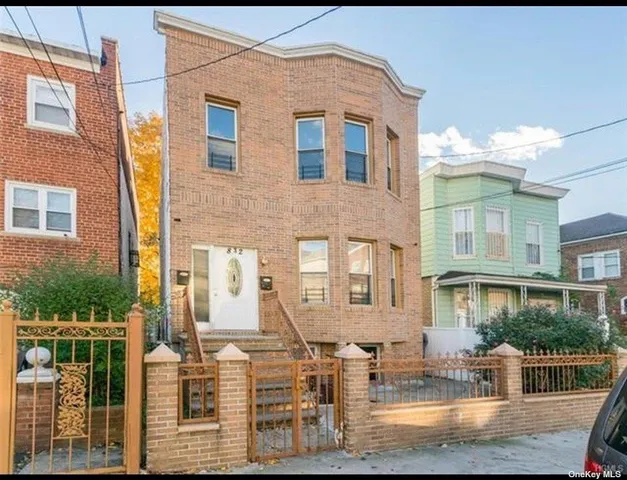 $839,800 | 832 East 224th Street | Wakefield