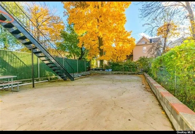 $839,800 | 832 East 224th Street | Wakefield