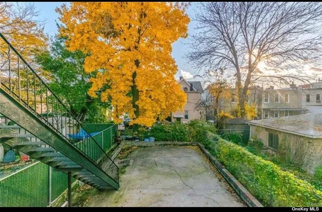 $839,800 | 832 East 224th Street | Wakefield