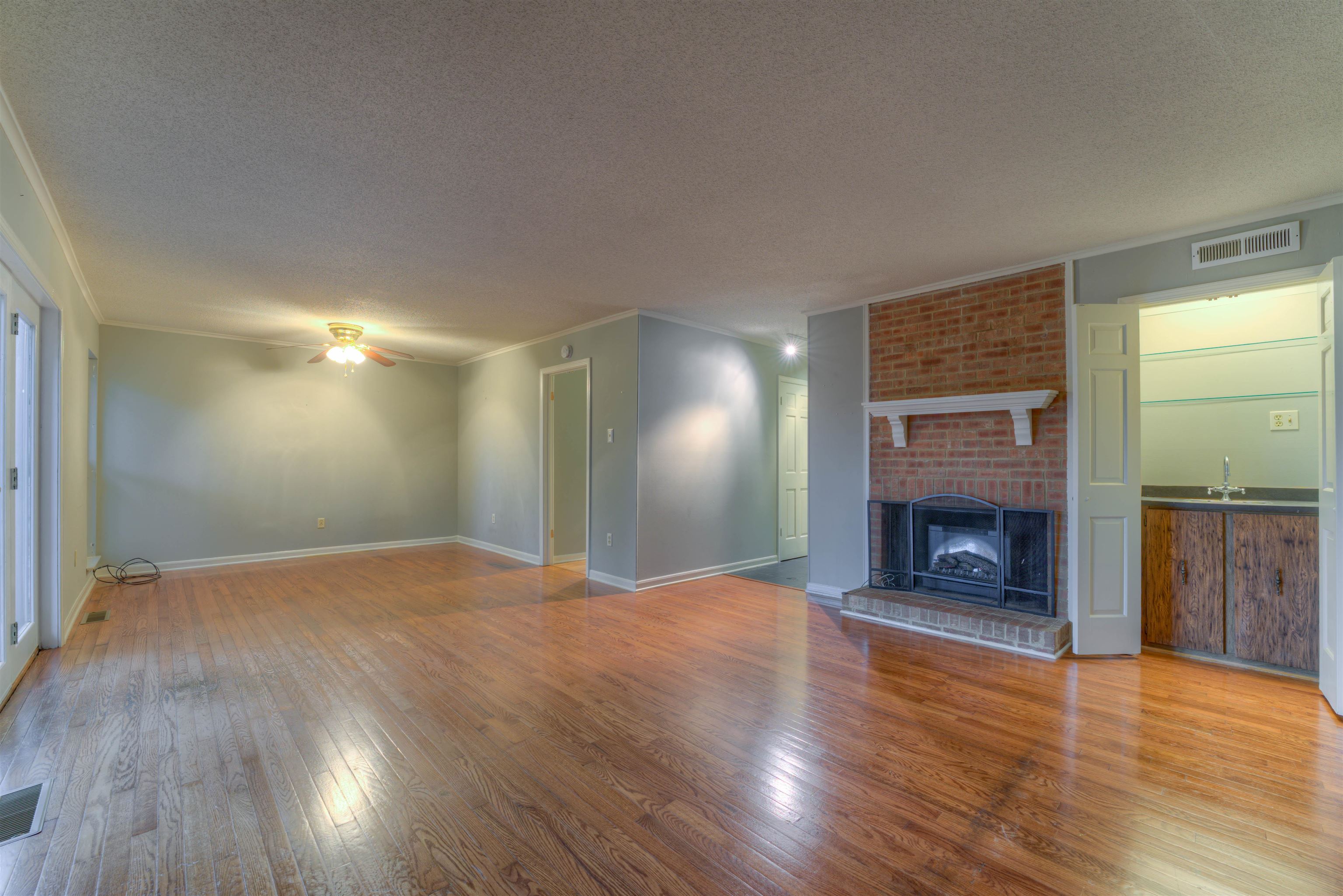 6948 Amberly Road Memphis, TN 38119 - Photo 4 of 24 Gallery Image 4