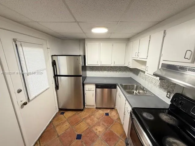 $1,750 | 3401 North Country Club Drive, Unit 107, Aventura, FL 33180