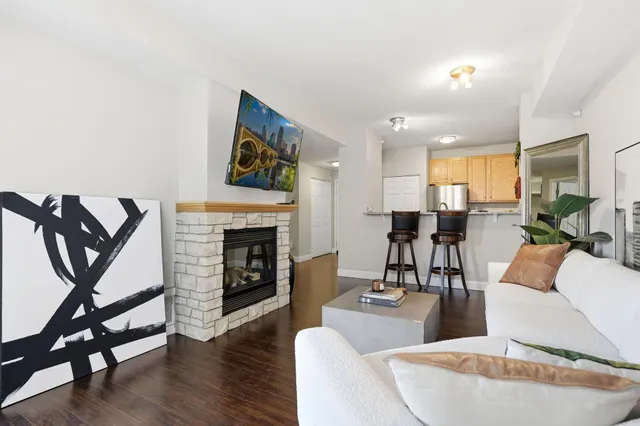 $2,295 | 545 North 1st Street, Unit 400, Minneapolis, MN 55401