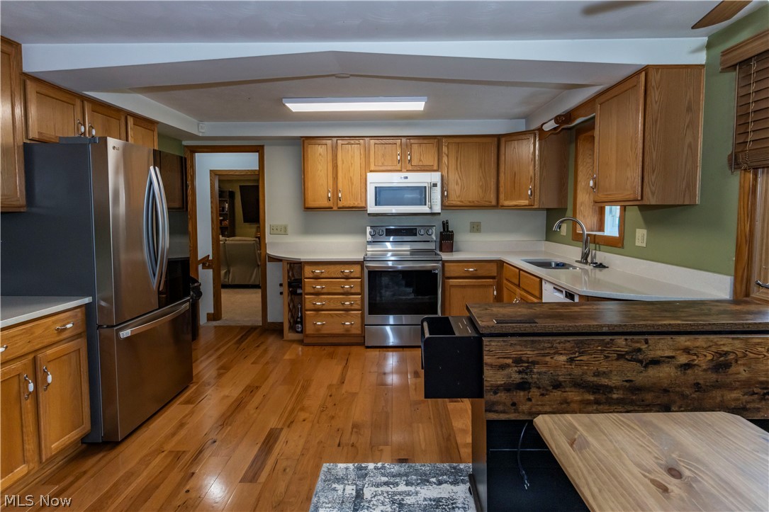 6310 Dodge Road Southwest Canton, OH 44706 - Photo 8 of 41 Eat In Nook and Moveable Island Convey