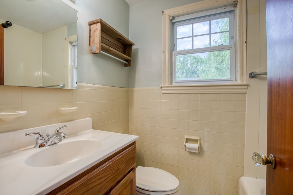 223 East Street Springfield, MA 01104 - Photo 13 of 24 Gallery Image 13