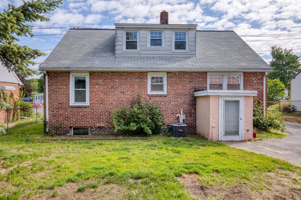 223 East Street Springfield, MA 01104 - Photo 23 of 24 Gallery Image 23