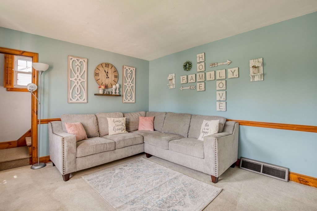 223 East Street Springfield, MA 01104 - Photo 8 of 24 Gallery Image 8