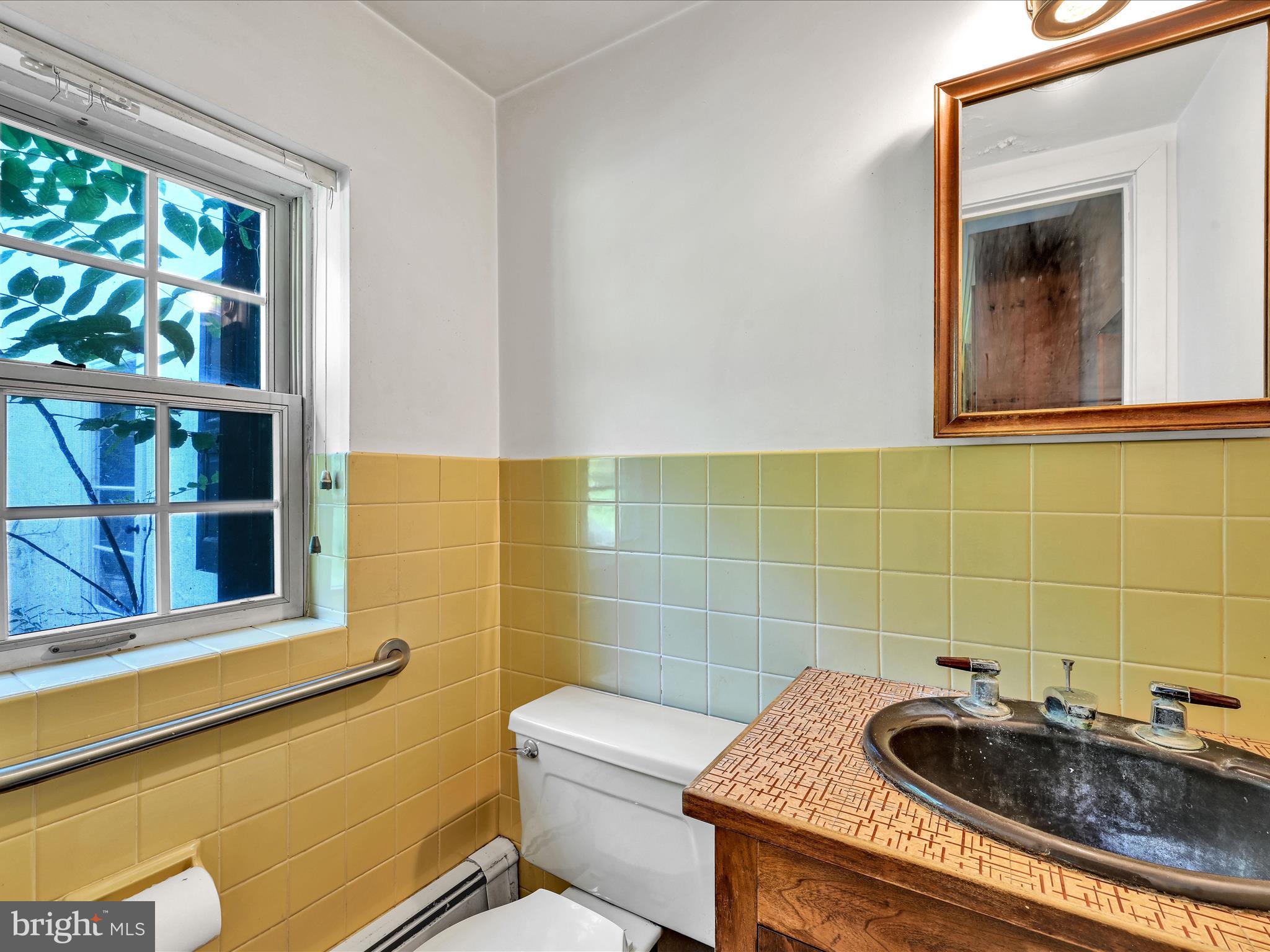 3901 Gradyville Road Newtown Square, PA 19073 - Photo 11 of 32 Bath