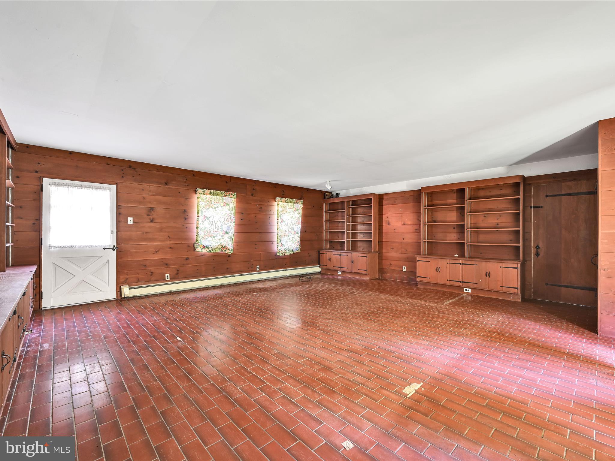 3901 Gradyville Road Newtown Square, PA 19073 - Photo 26 of 32 Family Room
