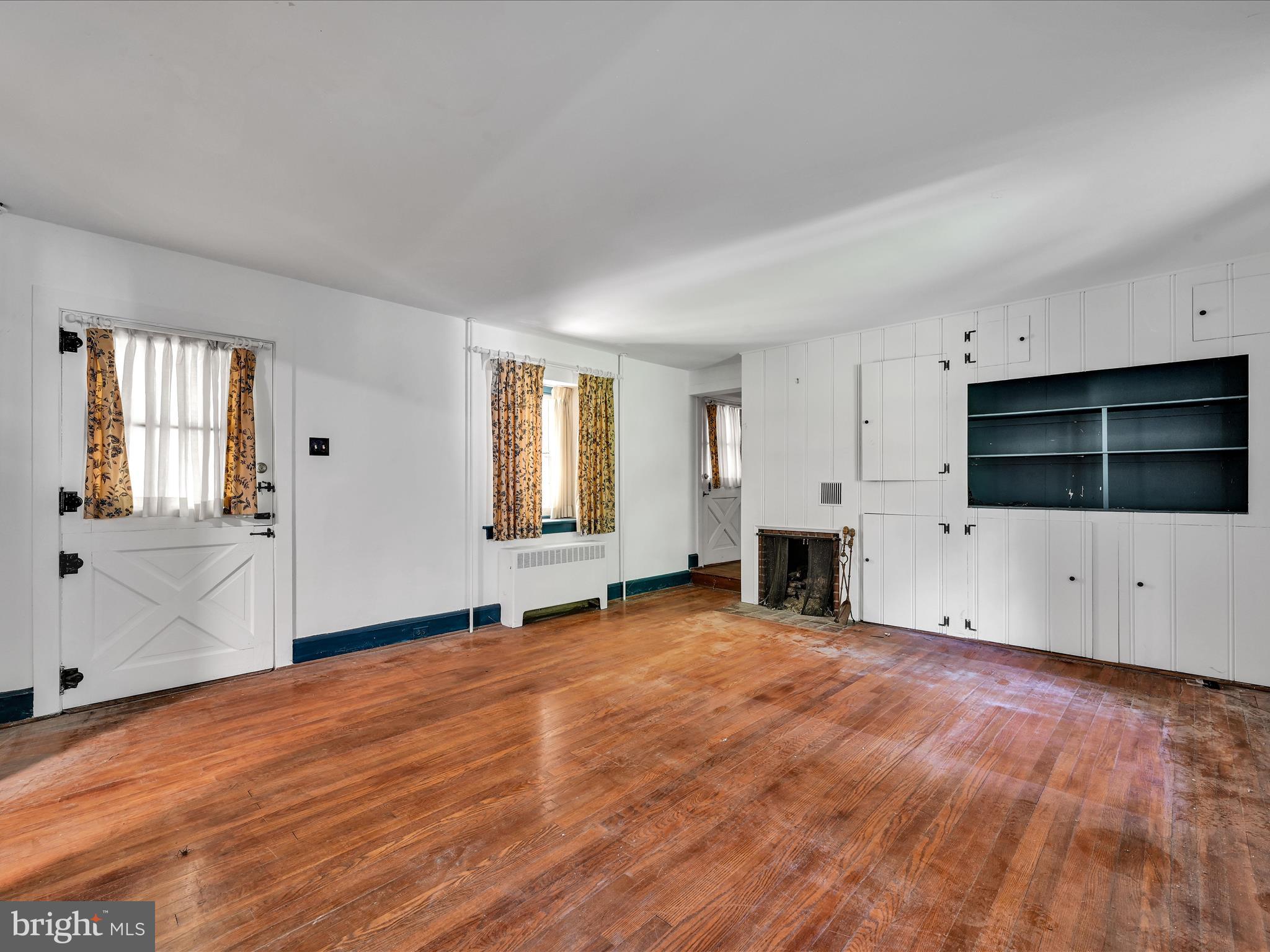 3901 Gradyville Road Newtown Square, PA 19073 - Photo 3 of 32 Living Room