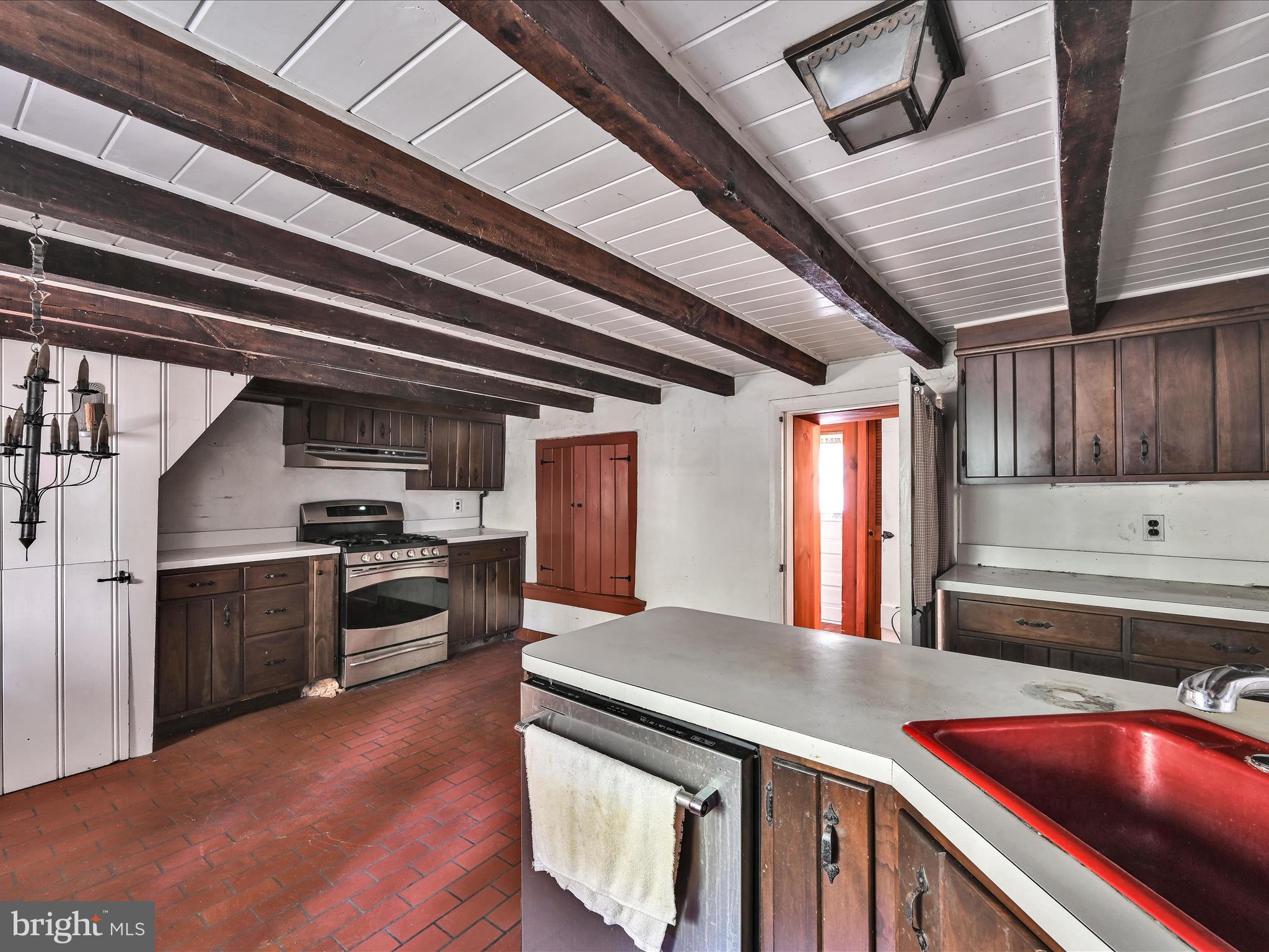 3901 Gradyville Road Newtown Square, PA 19073 - Photo 6 of 32 Kitchen