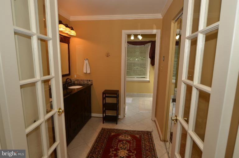2010 Roundhouse Road Vienna, VA 22181 - Photo 16 of 30