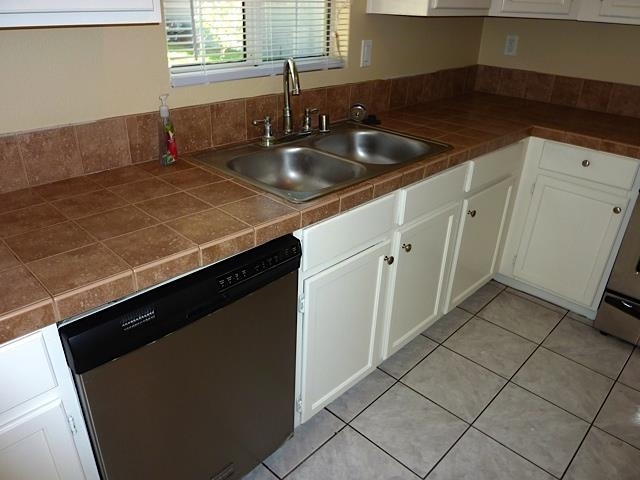 1655 Walbollen Street Spring Valley, CA 91977 - Photo 6 of 14 Gallery Image 6