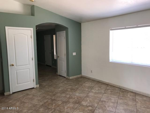 2909 East Chipman Road Phoenix, AZ 85040 - Photo 8 of 22 IMG_04841