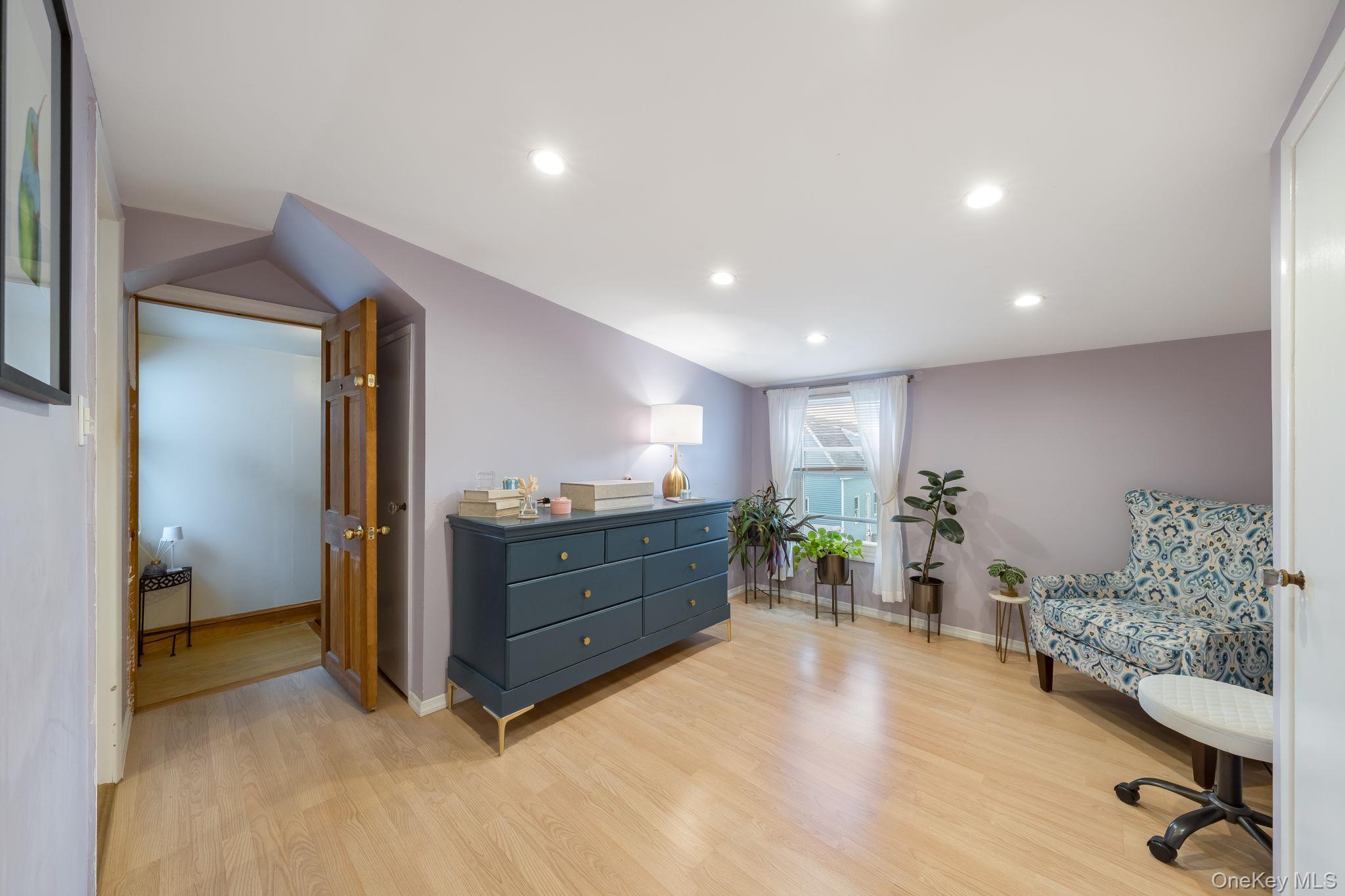 82 Nottingham Avenue Valley Stream, NY 11580 - Photo 7 of 30