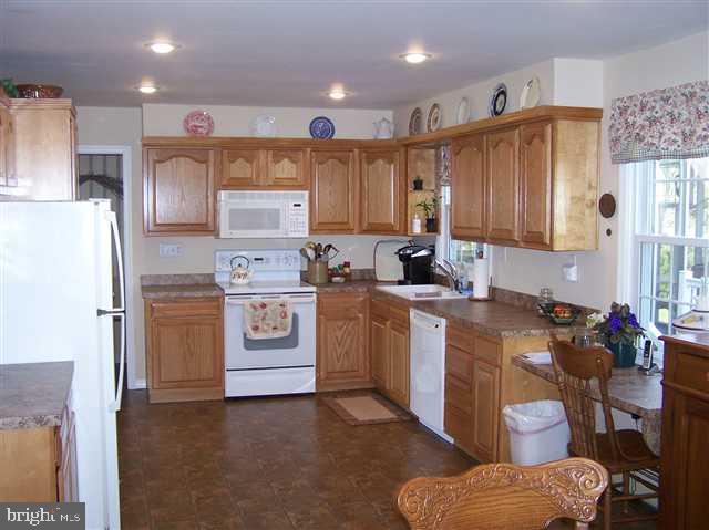 725 Colebrook Road Middletown, PA 17057 - Photo 4 of 22 Gallery Image 4