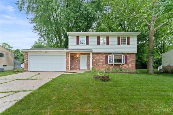 $299,900 | 3878 Witham Woods Drive, Cincinnati, OH 45245