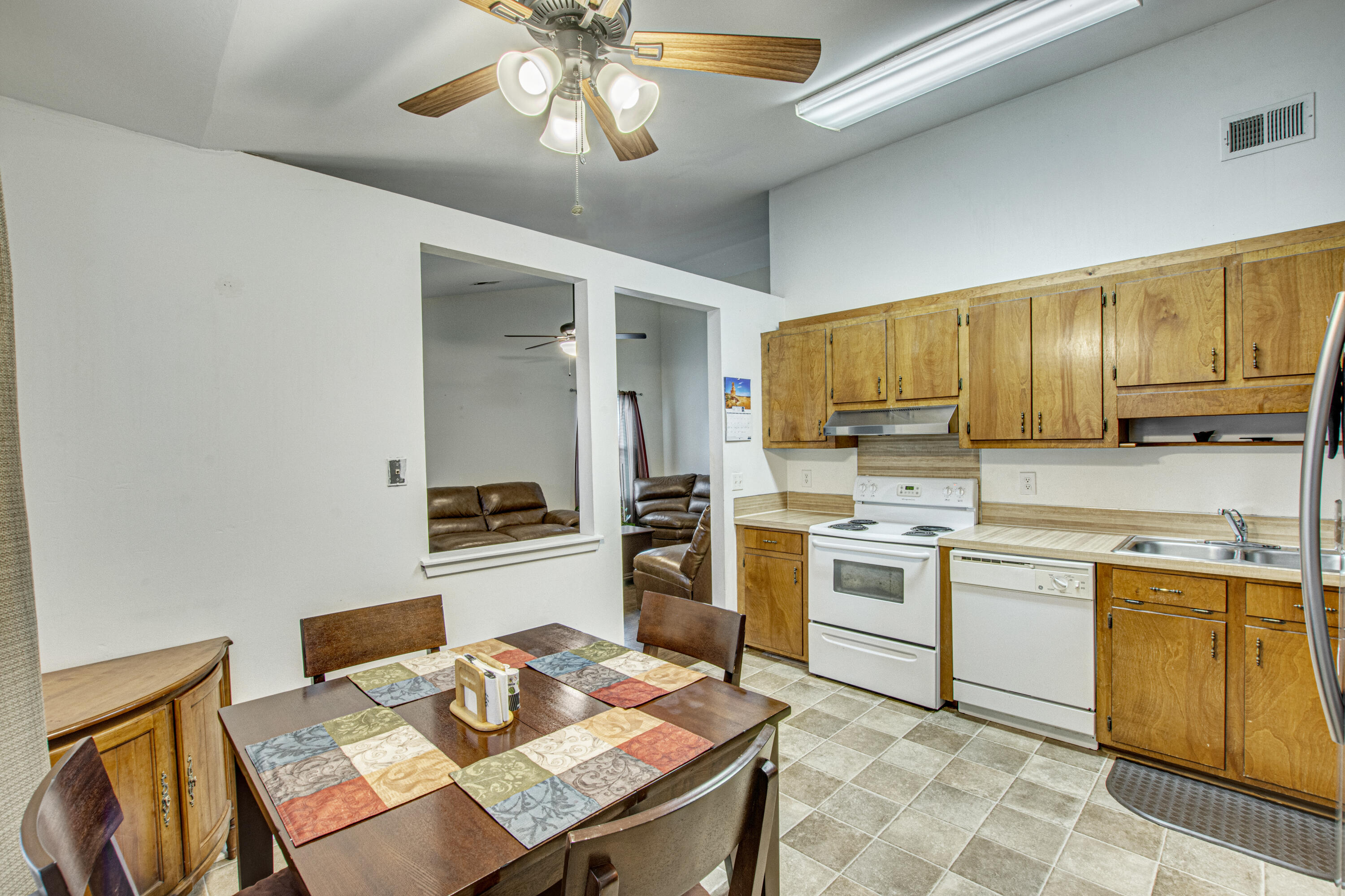 126 Coventry Road Summerville, SC 29486 - Photo 10 of 30 21