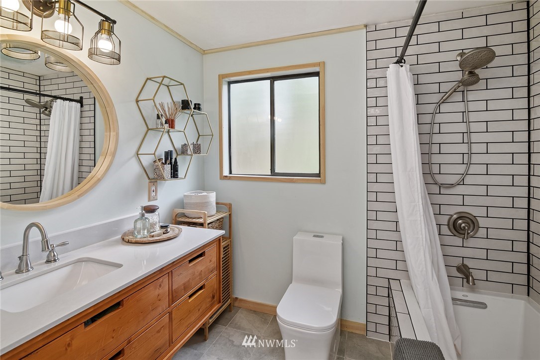 13168 Fagerud Road Southeast Olalla, WA 98359 - Photo 9 of 30 Gallery Image 9